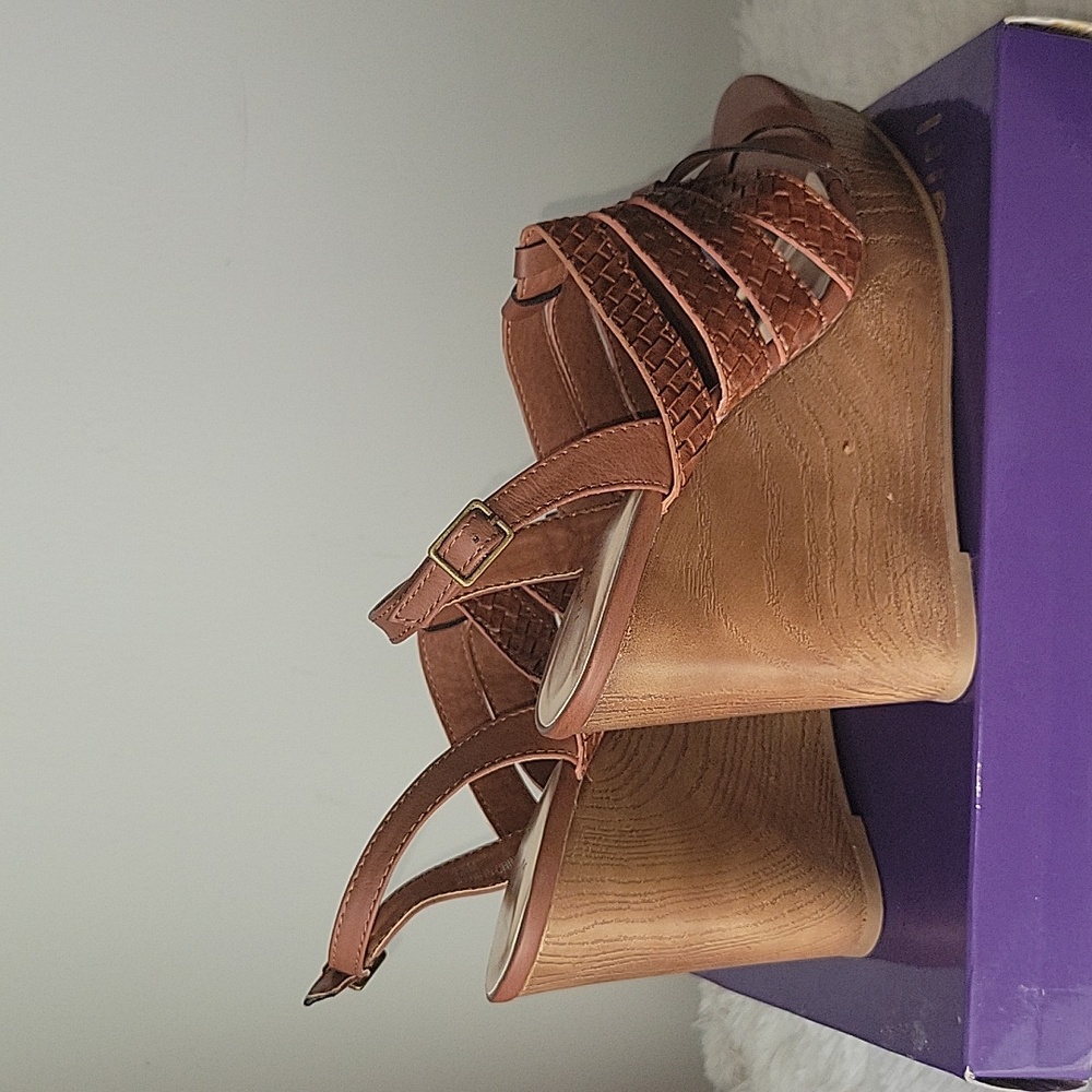 Madden Girl Cilo Cognac Wedge Sandals Size: US 9.5 - Picture 3 of 3